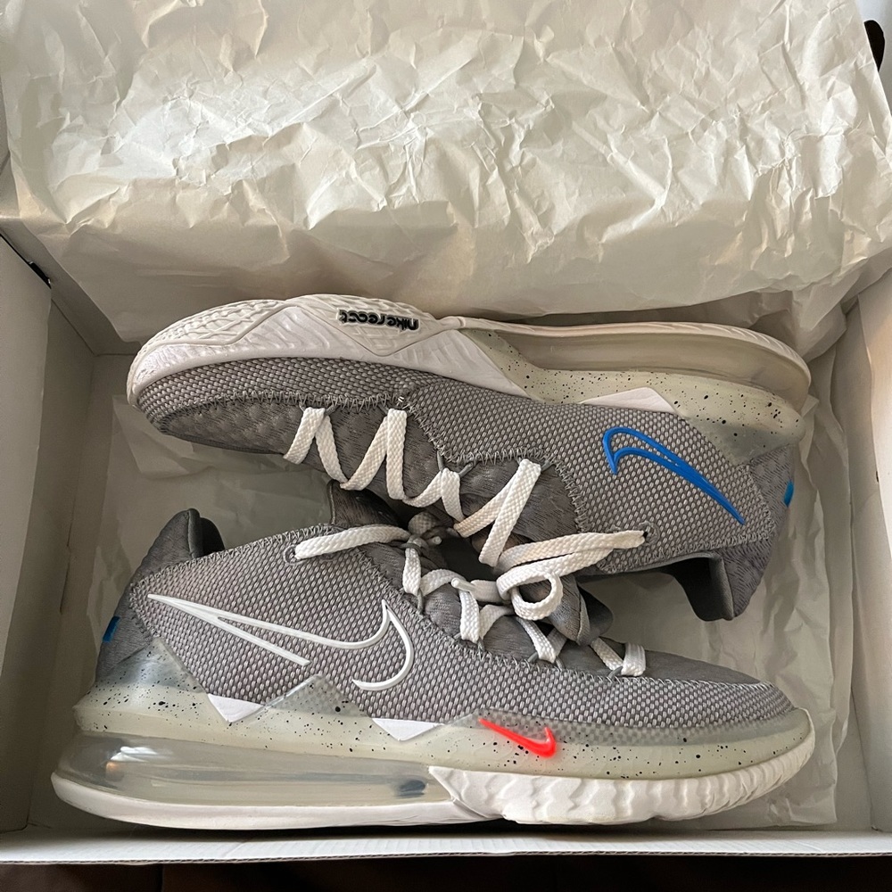 Lebron XVII Low